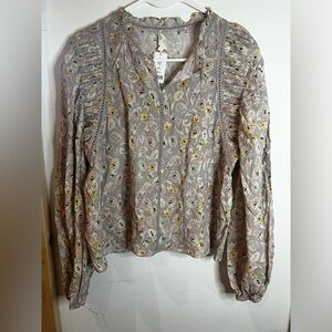 0012NWT The Westside Delaney-Lace Detail Top